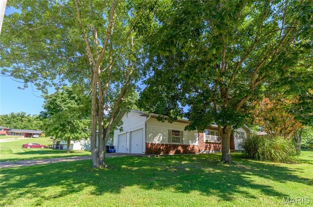 1201 Hull Valley Dr, Waynesville, MO 65583