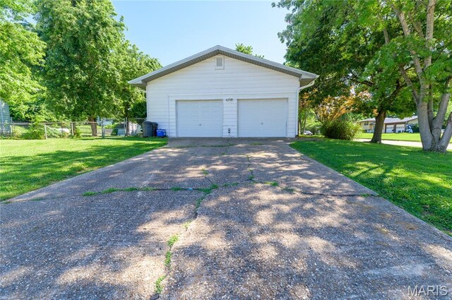 1201 Hull Valley Dr, Waynesville, MO 65583