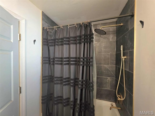 315 W State St, Union, MO 63084 - bathroom featuring shower / tub combo