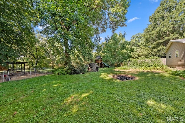 100 Calverton Rd, Saint Louis, MO 63135 - view of yard featuring a playground