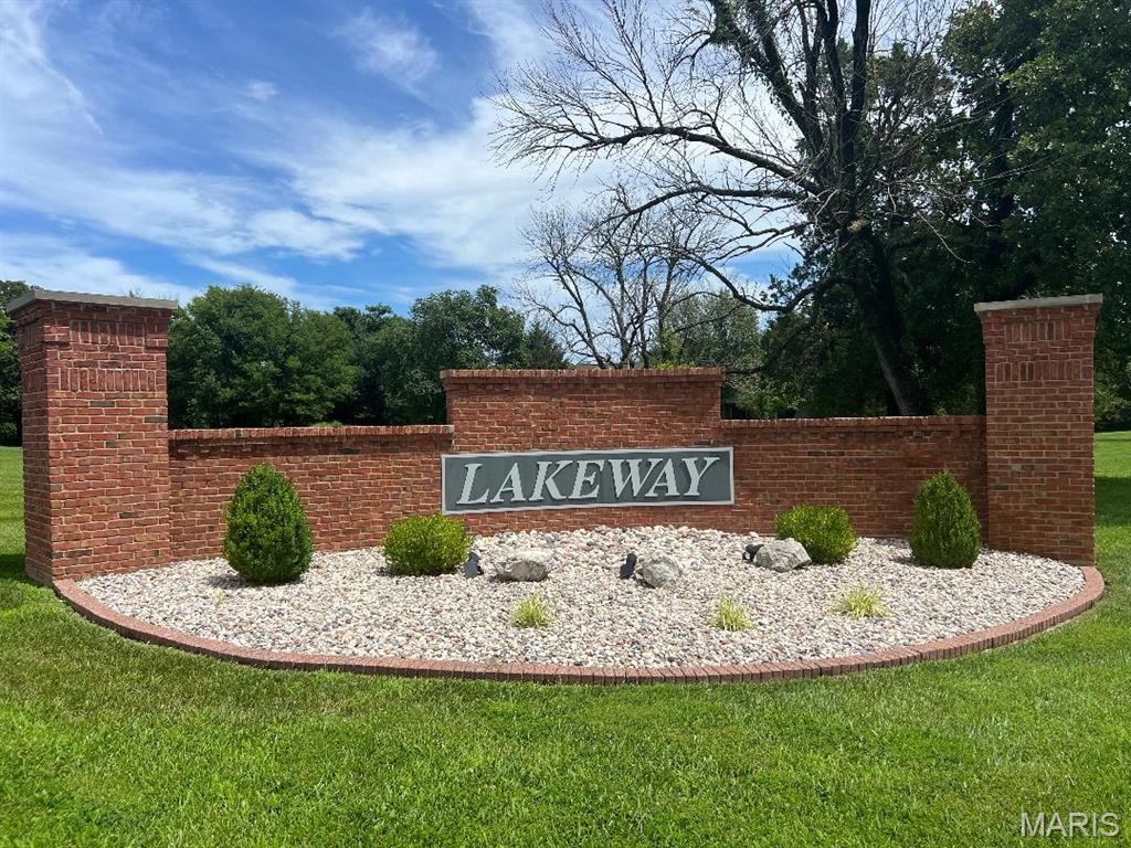 1329 Lakeway Dr, Defiance, MO 63341 - photo 2