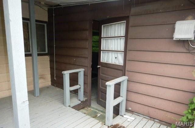 11947 Bridgevale Ave, Saint Louis, MO 63138 - view of wooden terrace