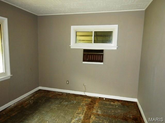 11947 Bridgevale Ave, Saint Louis, MO 63138 - unfurnished room with crown molding