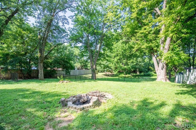 3027 Ridgeview Dr, Saint Charles, MO 63301
