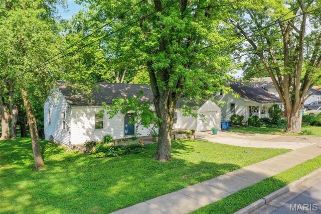 3027 Ridgeview Dr, Saint Charles, MO 63301