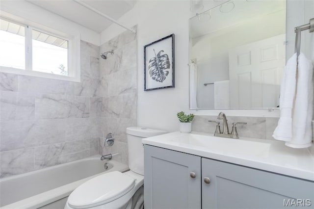 10141 Ventura Dr, Ferguson Township, MO 63136 - bathroom featuring vanity and shower / tub combination