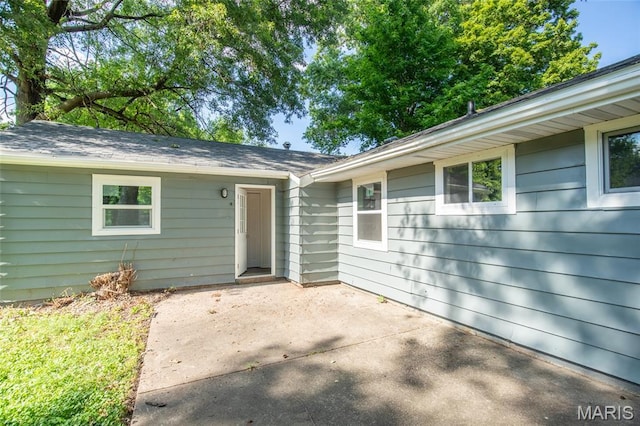 10141 Ventura Dr, Ferguson Township, MO 63136 - property entrance with a patio area