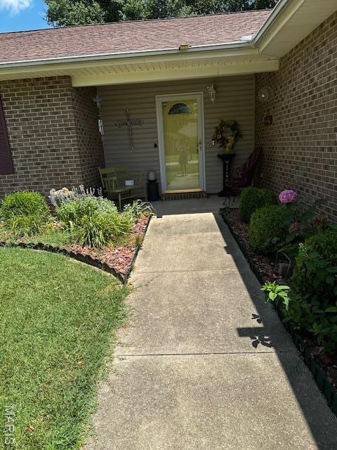 1010 Pine St, Sikeston, MO 63801 - view of exterior entry with brick siding
