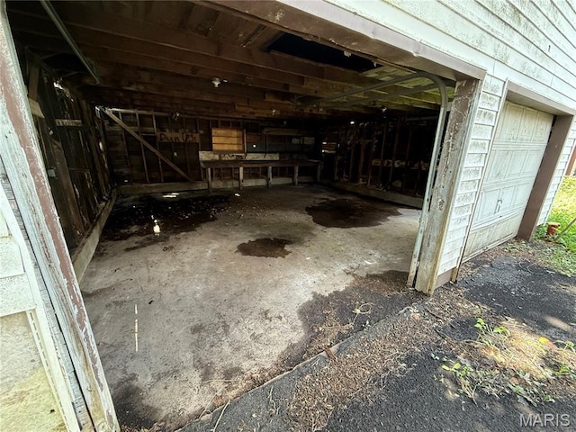 8030 Aline Ave, Berkeley, MO 63134 - view of garage