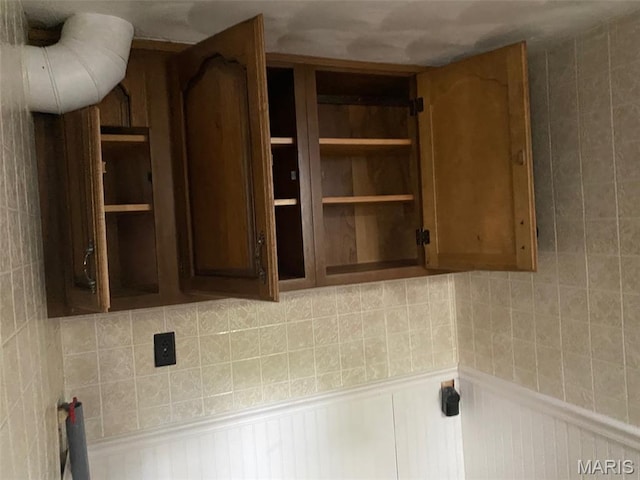 464 S Mill St, Nashville, IL 62263 - view of laundry area