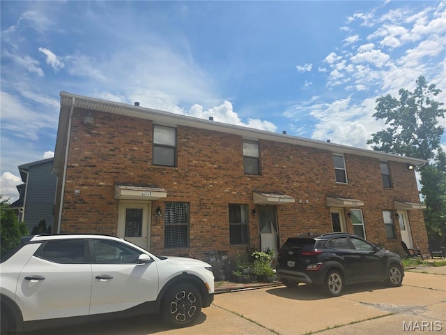 1331 Dartmouth Ct, Saint Charles, MO 63303 - view of front of house with brick siding