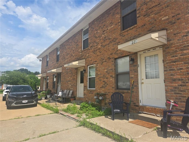 1331 Dartmouth Ct, Saint Charles, MO 63303 - view of front of home with brick siding