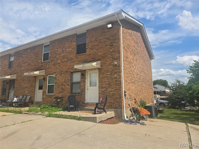1331 Dartmouth Ct, Saint Charles, MO 63303 - view of front of house with brick siding
