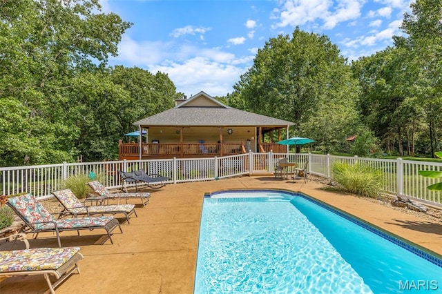 5090 Green Hills Rd, Festus, MO 63028 - view of swimming pool featuring a patio area