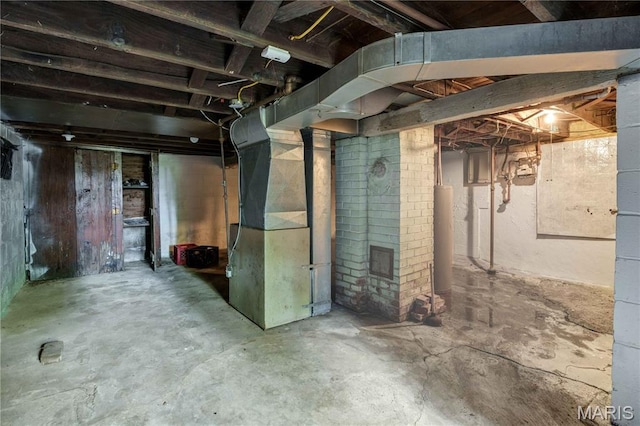 5316 Janet Ave, Jennings, MO 63136 - unfinished below grade area with water heater and heating unit