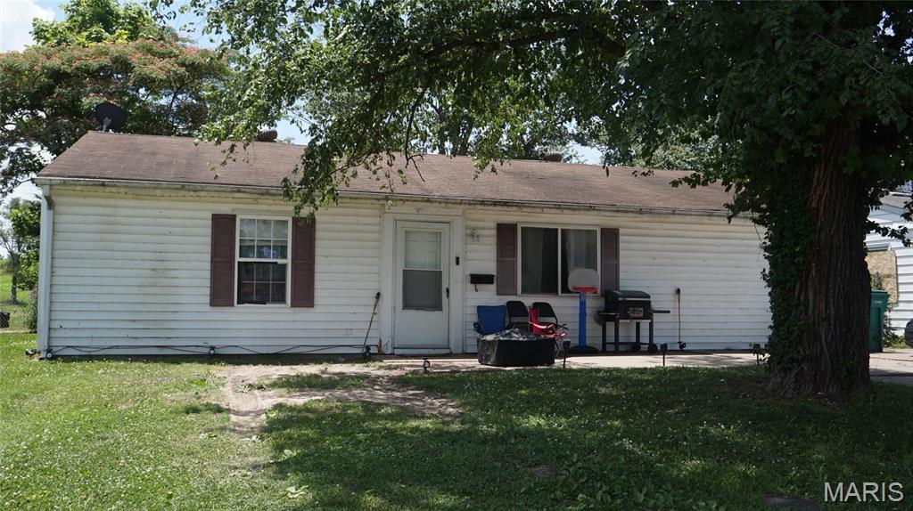10 Saint Gregory Dr, Cahokia, IL 62206 - photo 1