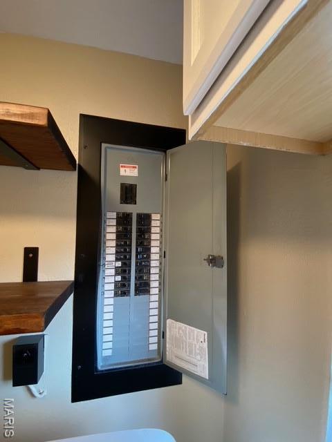 201 N Vine St, Nokomis, IL 62075 - utilities featuring electric panel