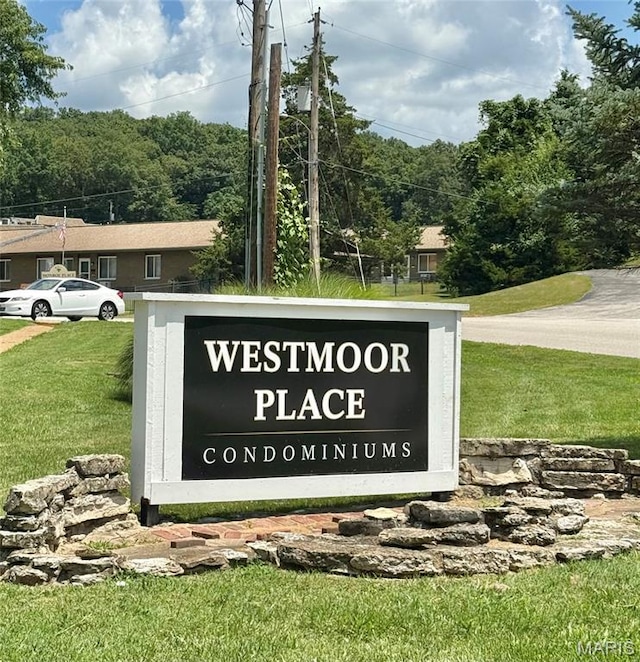 601 N Monroe St Unit 9, Pacific, MO 63069 - community sign with a yard