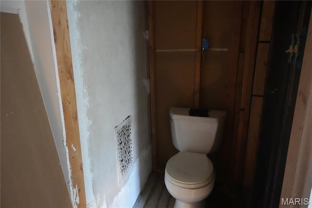 3632 Cook Ave, Saint Louis, MO 63113 - bathroom featuring toilet