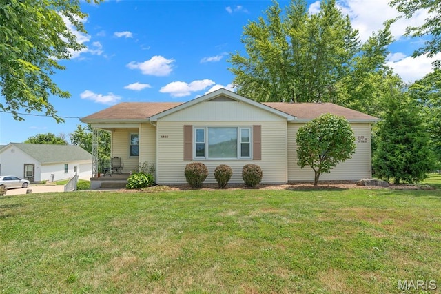 4840 S Point Rd, Washington, MO 63090 - view of front of house featuring a front yard and a porch