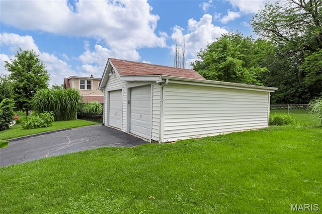 10122 Niblic Dr, Saint Louis, MO 63114 - view of detached garage
