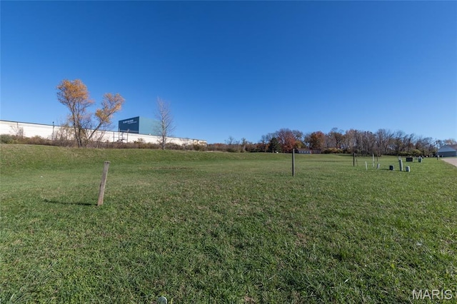 1090 Belgrove Dr, Saint Louis, MO 63137 - photo 1