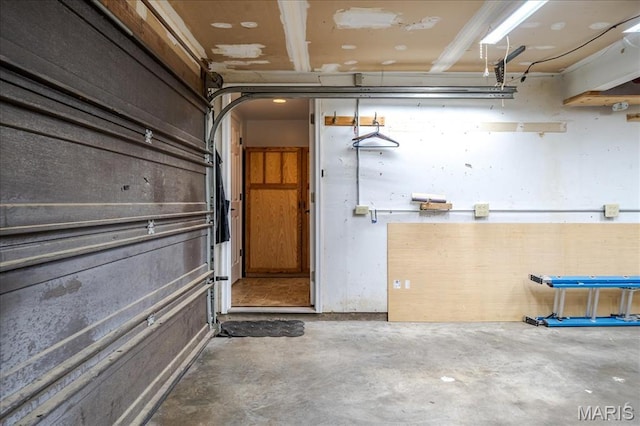 25 Whispering Oaks Dr, Washington, MO 63090 - view of garage
