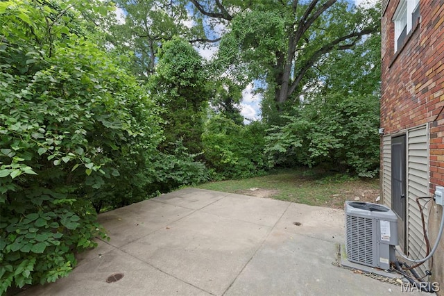 6629 Barken Ave, Northwoods, MO 63121 - view of patio / terrace