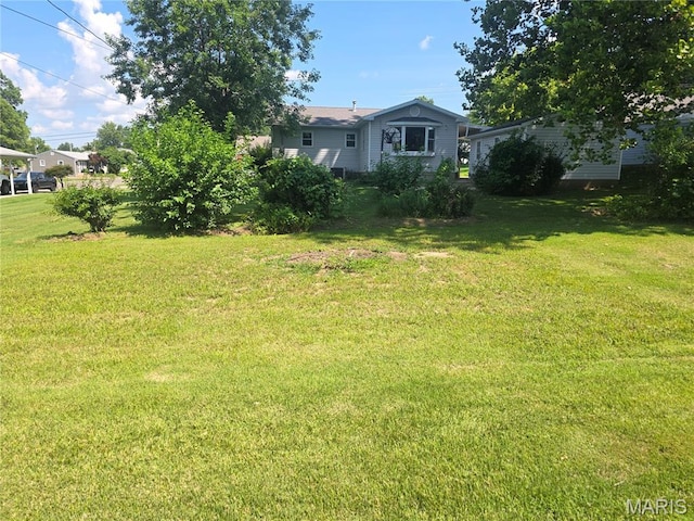 132 Linn Dr, Saint Genevieve, MO 63670 - view of grassy yard