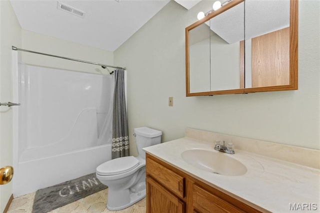 221 James St, Bethalto, IL 62010 - full bath with vanity and shower / tub combo with curtain