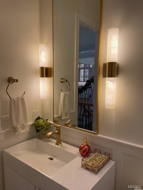 8145 University Dr, Clayton, MO 63105 - bathroom with vanity