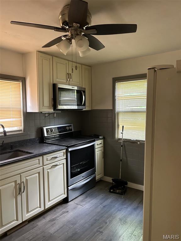7127 Theodore Ave, Jennings, MO 63136