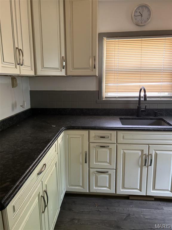 7127 Theodore Ave, Jennings, MO 63136