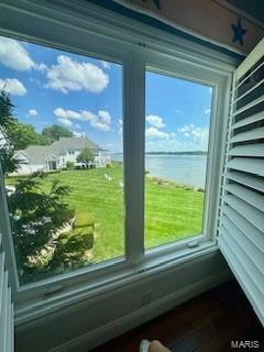 807B Wind Rivers Dr, Grafton, IL 62037 - detailed view of nearby water