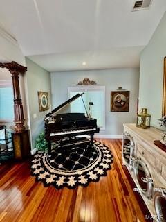 807B Wind Rivers Dr, Grafton, IL 62037 - living area with wood finished floors and baseboards