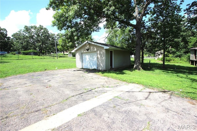 420 Lake Dr, Bonne Terre, MO 63628 - detached garage with driveway