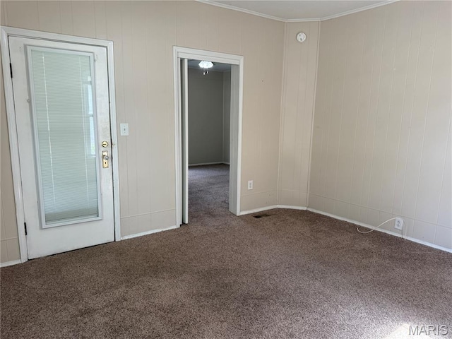3313 Saint Charles St, Hannibal, MO 63401 - carpeted empty room with crown molding