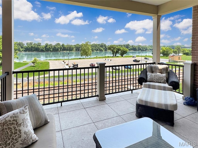 4 Market St, Washington, MO 63090 - patio / terrace featuring a water view