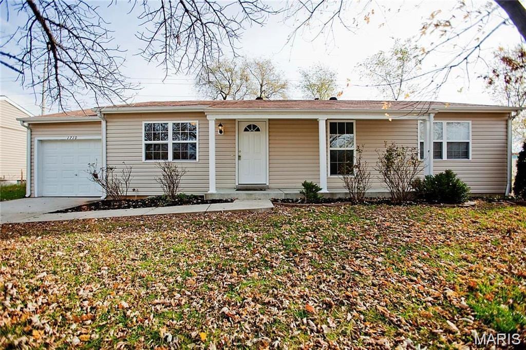 1710 Springhill Dr, Ofallon, MO 63366 - photo 1