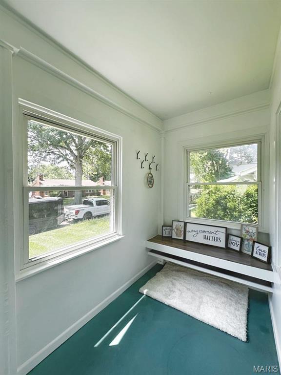 1604 Quendo Ave, Saint Louis, MO 63130 - living area featuring baseboards