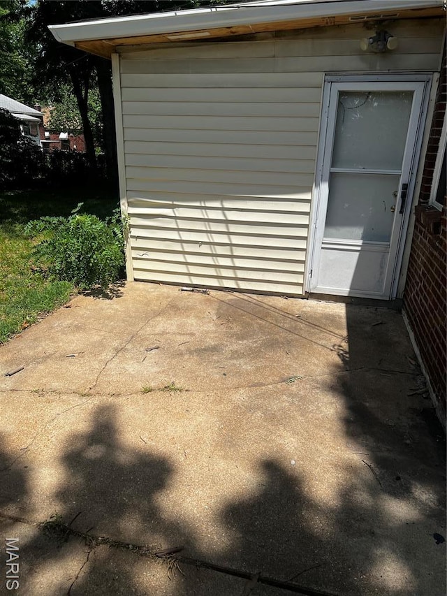 5209 College Ave, Jennings, MO 63136 - view of garage
