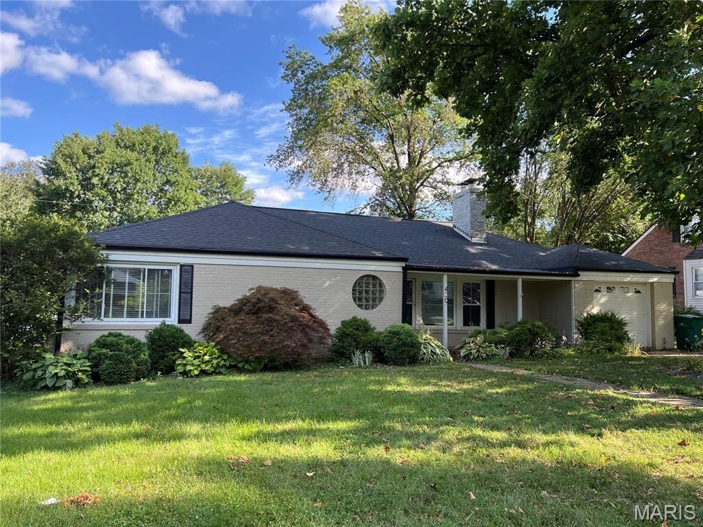 430 Cannonbury Dr, Webster Groves, MO 63119 - single story home with a garage, a front yard, a chimney, and brick siding