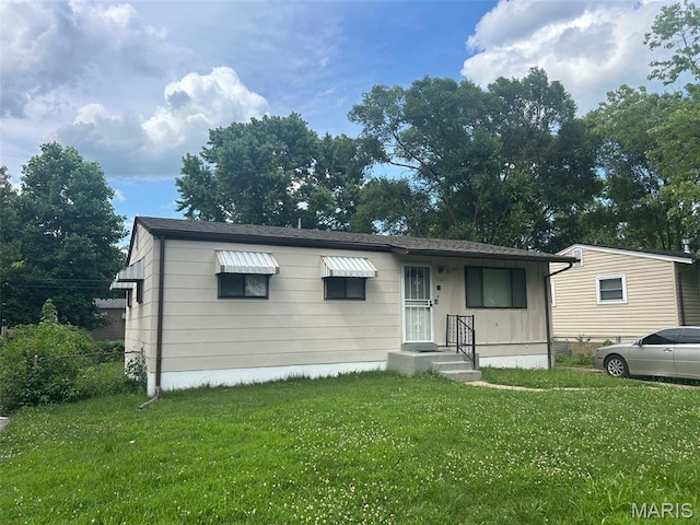 1123 Rhea Ave, undefined, MO 63138 - view of front facade with a front lawn