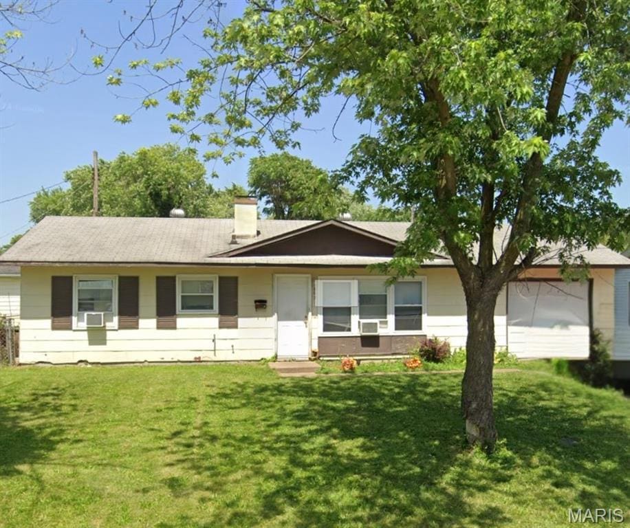 803 Saint Thomas Ln E, St Louis, IL 62206