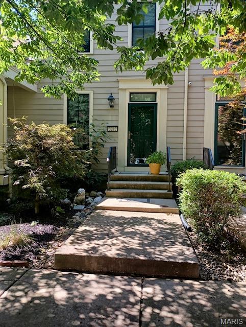 3212 Domain St, Saint Charles, MO 63301 - doorway to property
