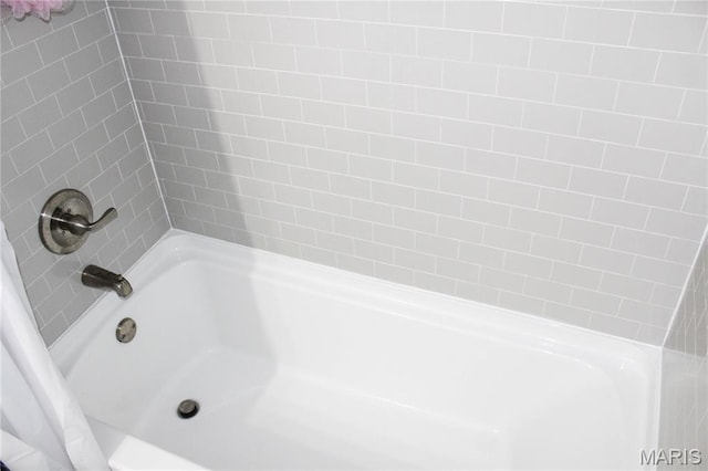 761 Sugar Glen Dr Unit 5, Saint Peters, MO 63376 - full bathroom with shower / bathtub combination with curtain