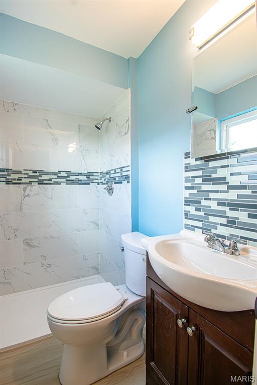 2294 Westglen Park Dr, Maryland Heights, MO 63043 - photo 33