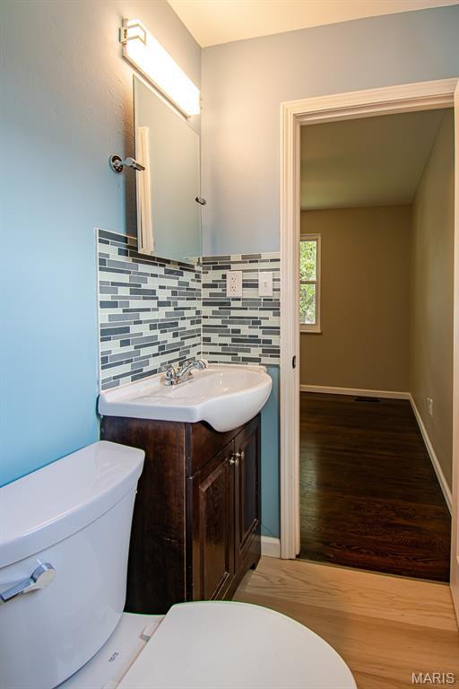 2294 Westglen Park Dr, Maryland Heights, MO 63043 - photo 38