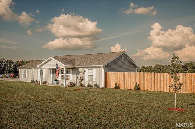 9 Powers Ln, Sikeston, MO 63801 - view of front of house with board and batten siding