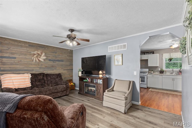 305 W 8th St, Staunton, IL 62088 - photo 3